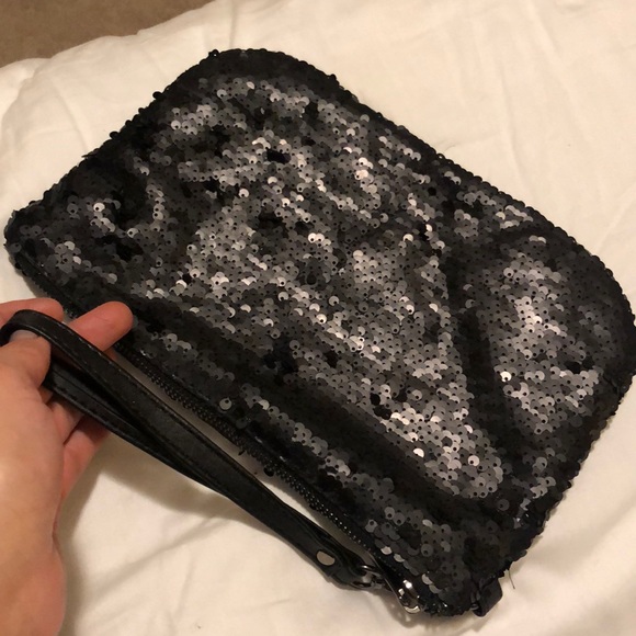 Wristlet clutch - Picture 3 of 4